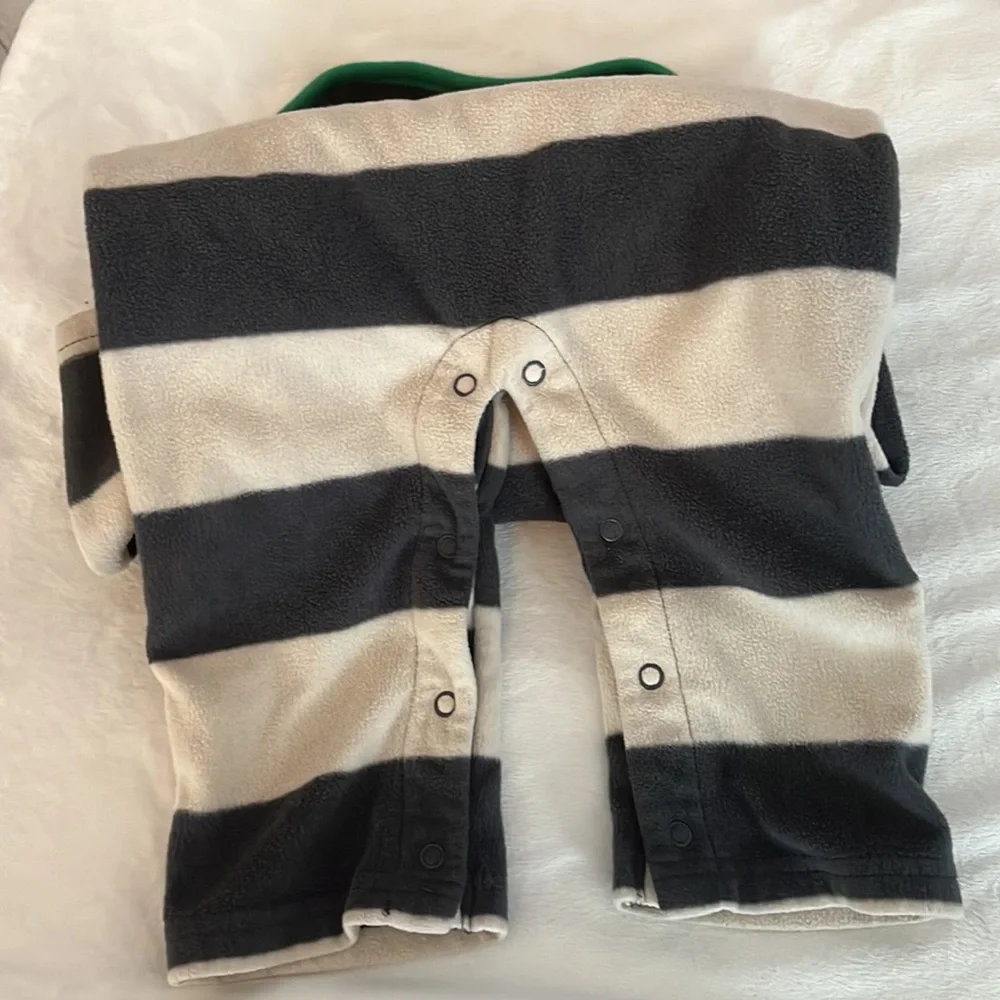 Carters 18 month fleece outfit